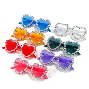 2023 Женщины Девочки Милые цвета Бриллиантовый цветок UV400 Солнцезащитные очки для взрослых Акриловые солнцезащитные очки в форме сердца Женские модные солнцезащитные очки
