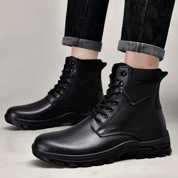 Зимние ботинки для мужчин 2023 года в британском стиле с высоким верхом и шнуровкой на платформе Высококачественные черные матовые мужские мотоциклетные ботинки