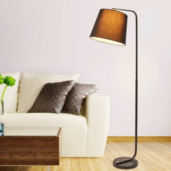 Подлинная лампа 5216 гарантирует роль современной гостиной в гонконгском стиле, сокращенная полноценными лампами и фонарями.
