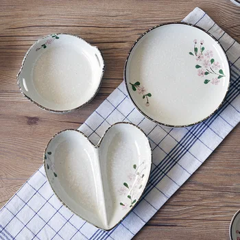 Серия Sakura Японская высококачественная керамическая посуда 7-дюймовая тарелка с персиковым сердцем Тарелка с прямым горлышком Бытовая практичная посуда